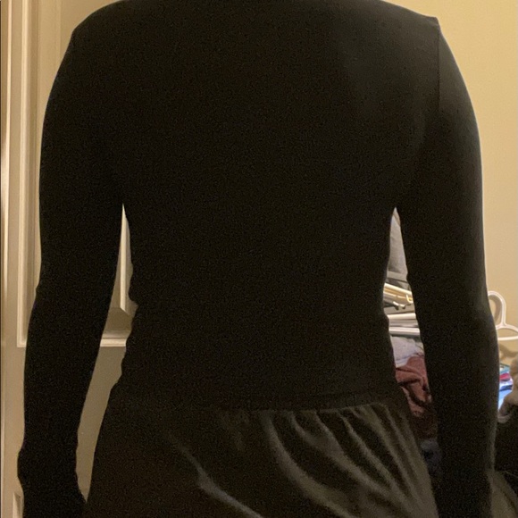 Black long sleeve turtleneck cropped - Picture 2 of 2